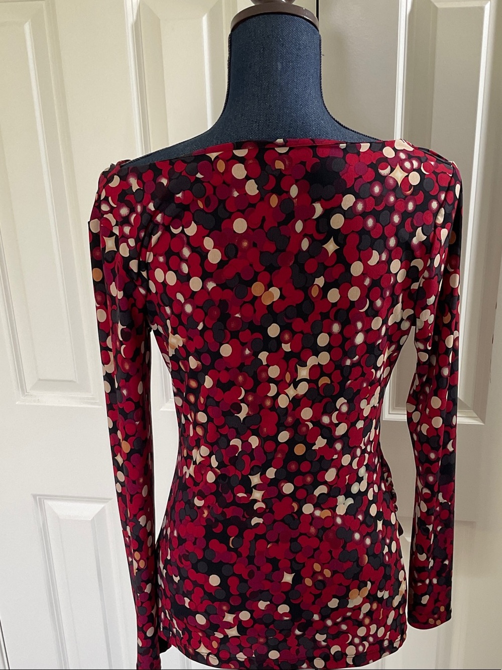 Vince Camuto Ruched Twist Top - Picture 4 of 7